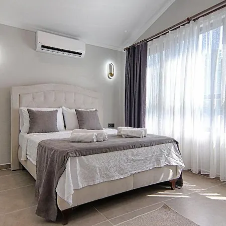 Twin Detached With Private Pool In Inlice, Goecek فيلة