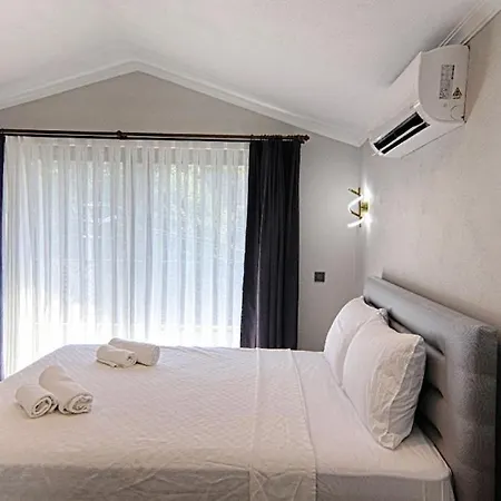 Twin Detached With Private Pool In Inlice, Goecek فيلة